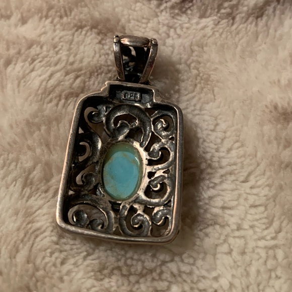 Beautifully Detailed Sterling Silver Turquoise pendant - Picture 4 of 5